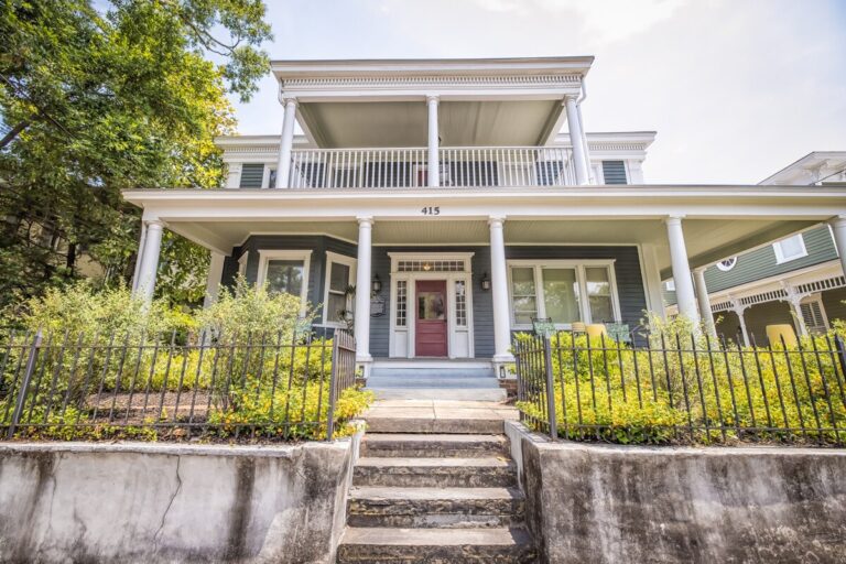 Exterior of the Wilmingtonian, a second floor condo hosted by Wilmington Vacation Homes, Wilmington Airbnbs